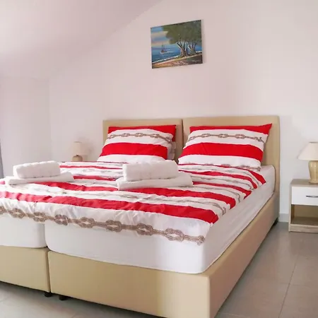 Stars * Gornji Karin